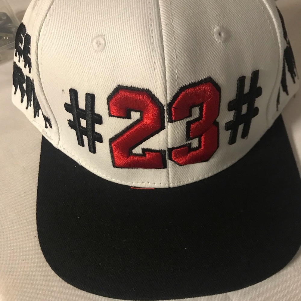 Baseball cap - Picture 2 of 7